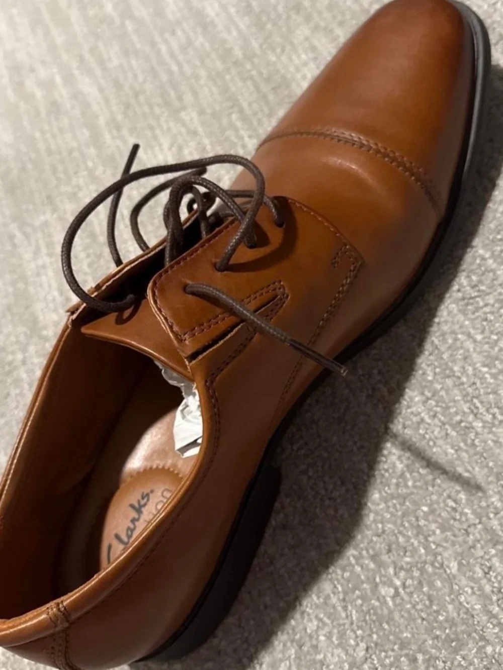 NWT Brown Leather lace-up Clark’s Oxford shoes with cap toe